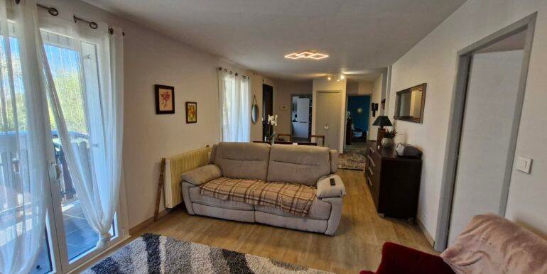 Messenger_creation_56493319-8F11-46D5-94CA-A6D784EFFEC6[1]